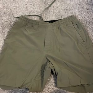 Lululemon Bowline Short (L)